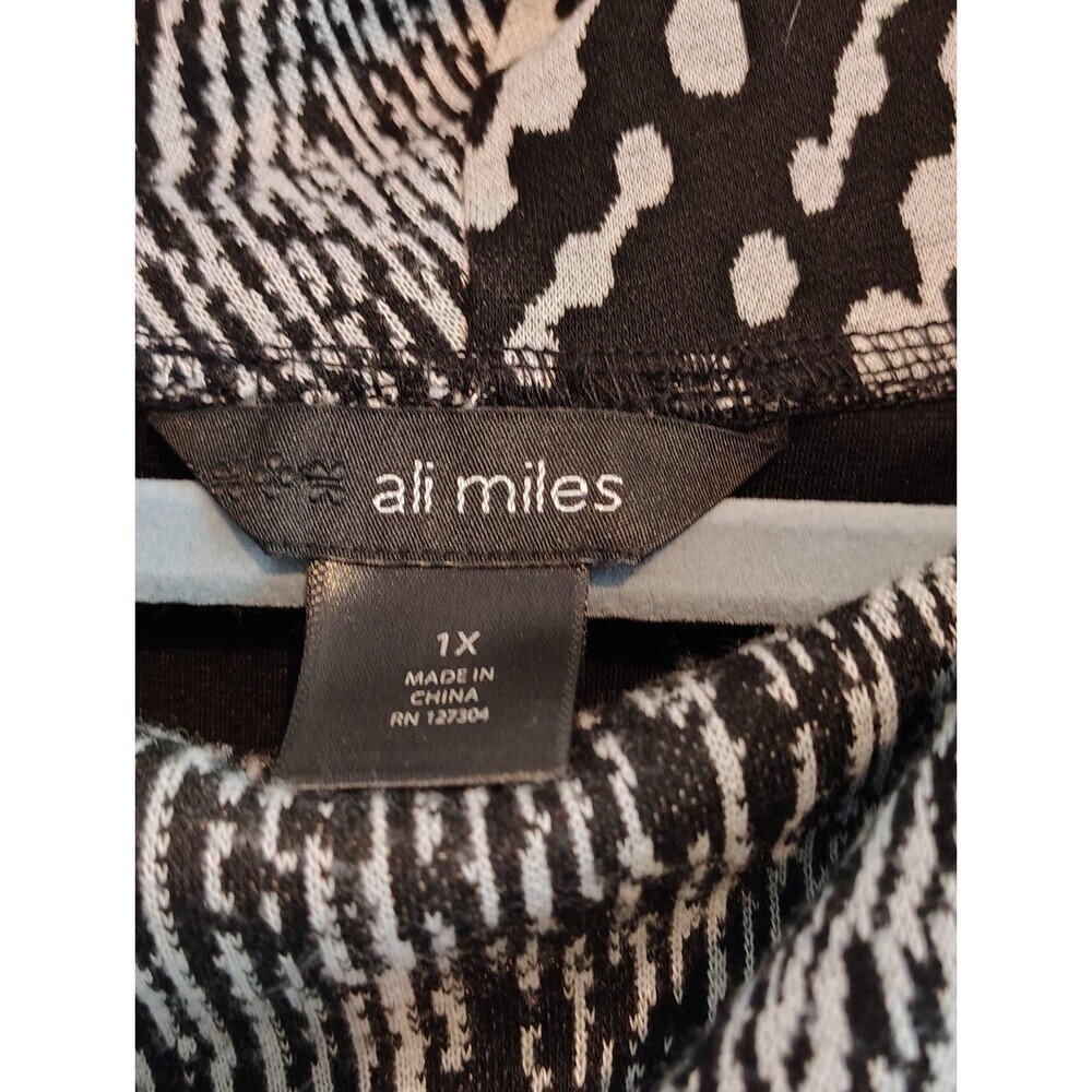 Ali Miles Black & White Graphic Print Tunic Top Cowl Neck Red Accent Plus 1X VG - Picture 2 of 13